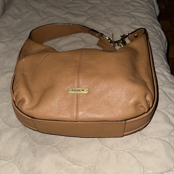 Coach - Picture 2 of 8